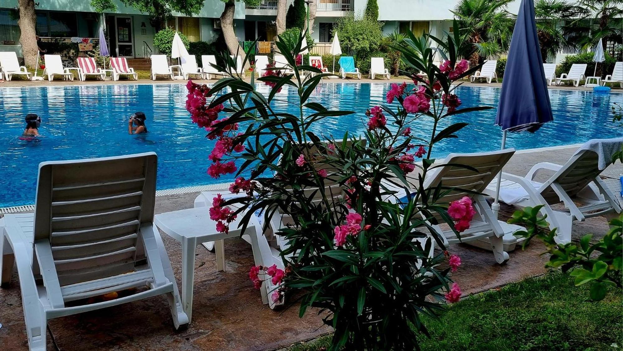 Niko Apartments Pantai Sunny Luaran gambar