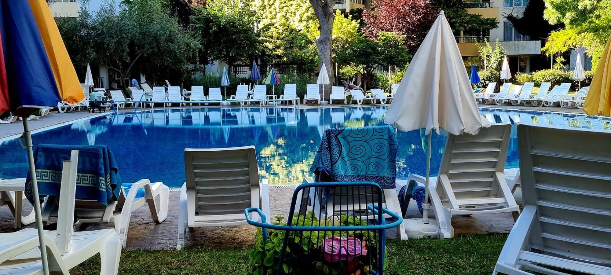 Niko Apartments Pantai Sunny Luaran gambar